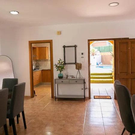 Villa W Pool In H14 *