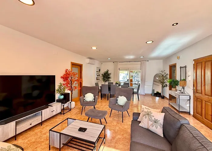 Villa W Pool In H14 *